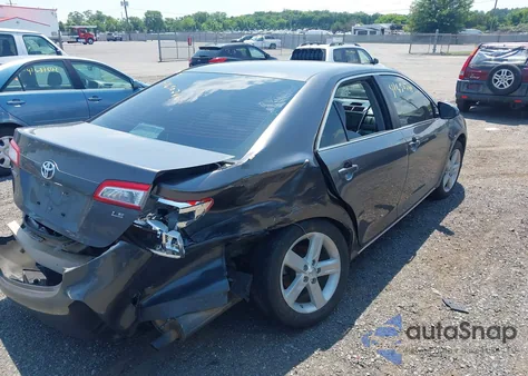 2014 Toyota Camry Le z USA, uszkodzony, nr VIN 4T1BF1FK9EU789119